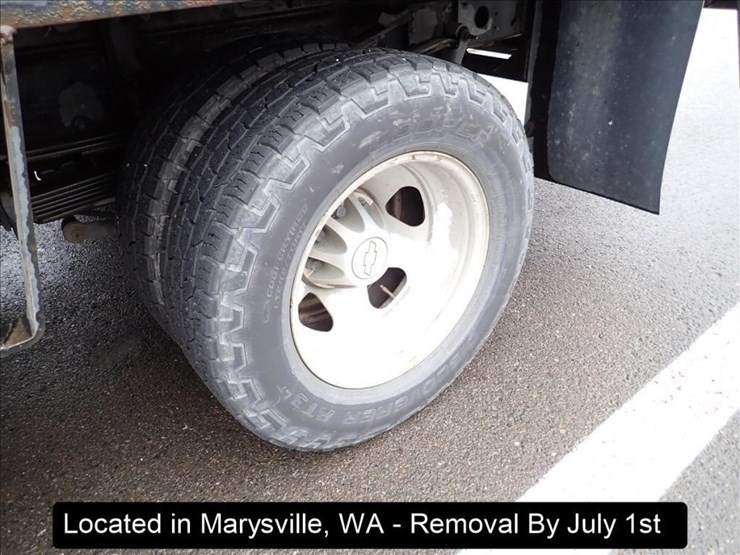 2009-chevrolet-3500-image-13