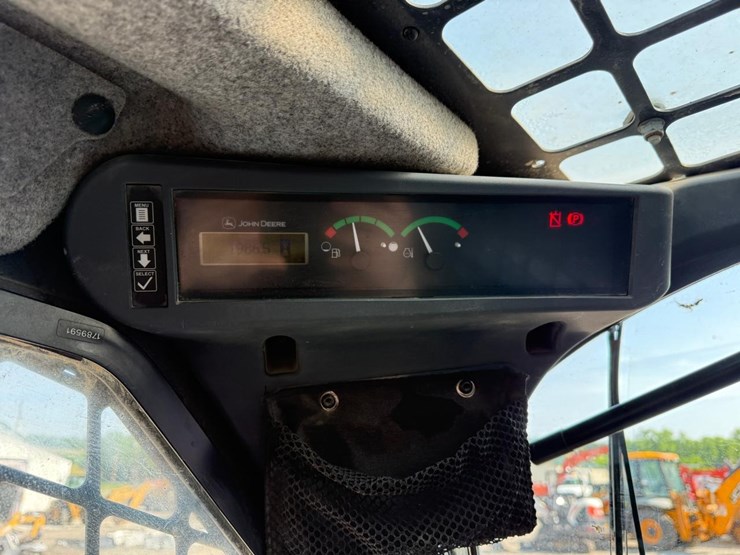2023-deere-333g-image-23