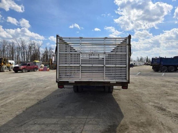 inoperable-2010-isuzu-flatbed-truck-jale5w169a7301-image-6