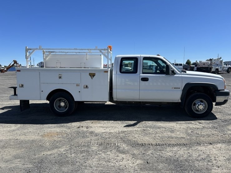 2006-chevrolet-silverado-3500-image-3