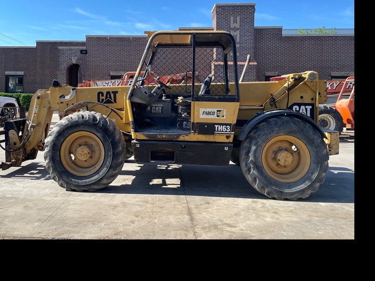 caterpillar-th62-image-8
