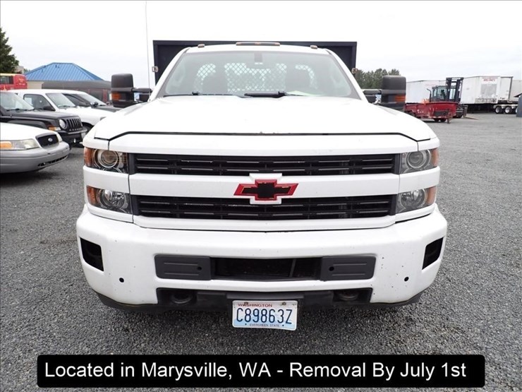 2016-chevrolet-3500-image-15