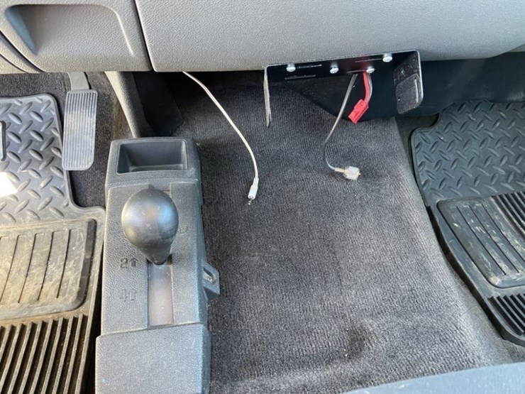 2011-chevrolet-silverado-1500-image-26