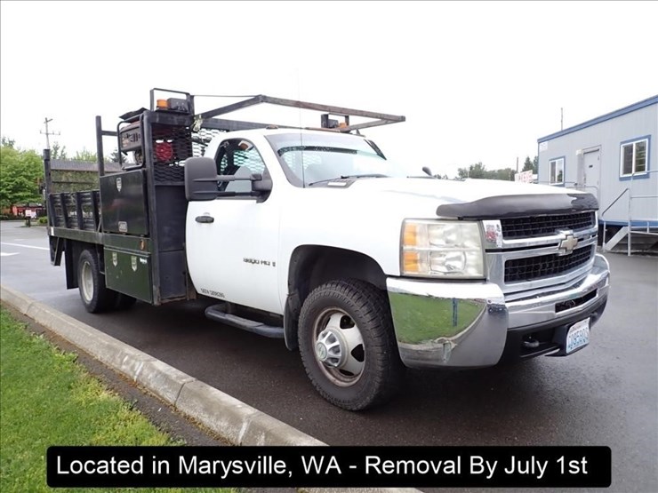 2009-chevrolet-3500-image-17