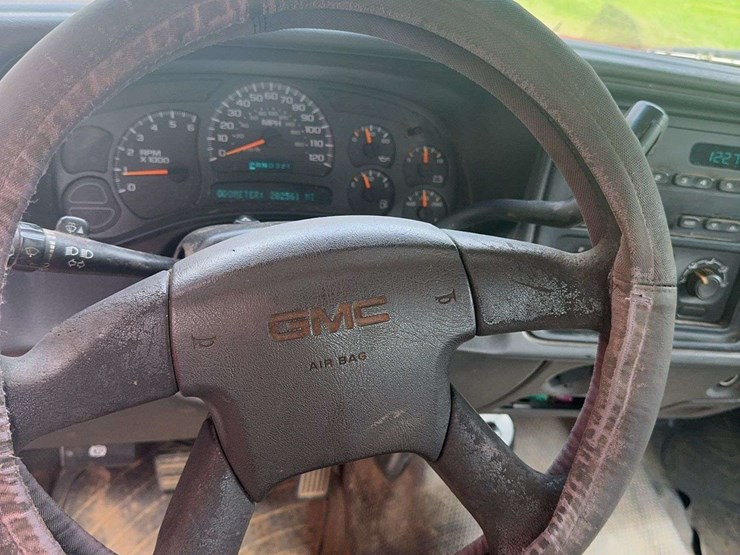 2003-gmc-sierra-1500-image-16
