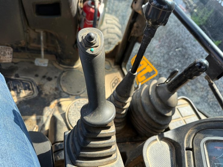 jcb-3cx14-image-30