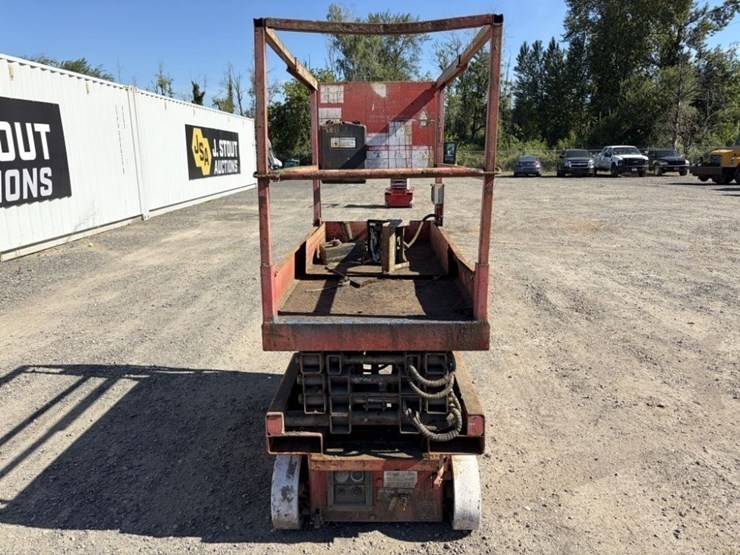 1997-grove-sm2232e-scissor-lift-image-8