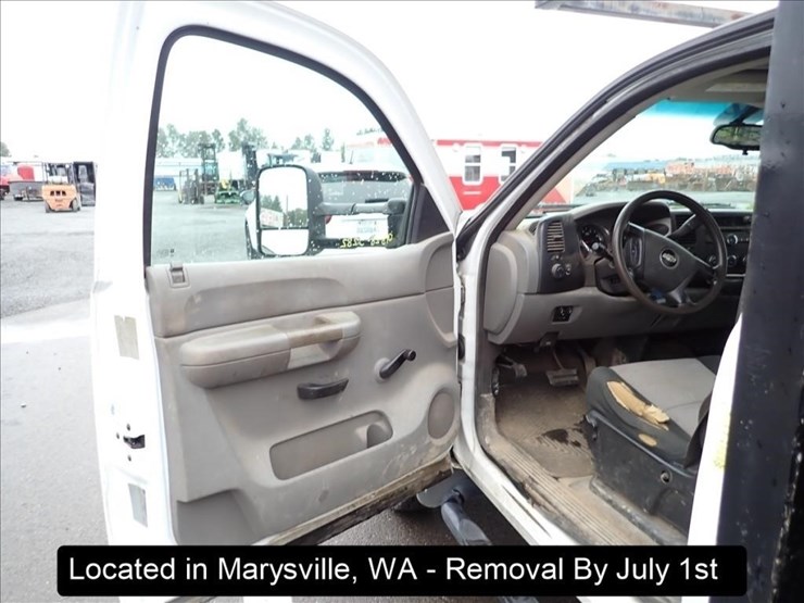 2009-chevrolet-3500-image-6
