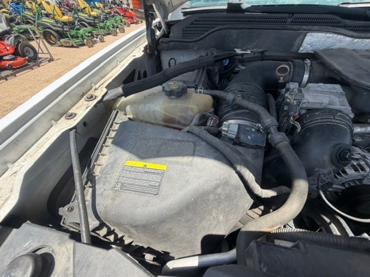 2015-chevrolet-silverado-3500-image-56