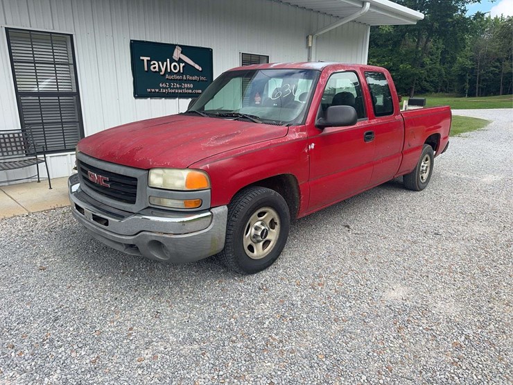 2003-gmc-sierra-1500-image-1