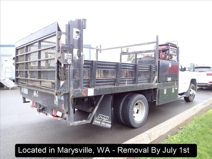 2009-chevrolet-3500-image-16