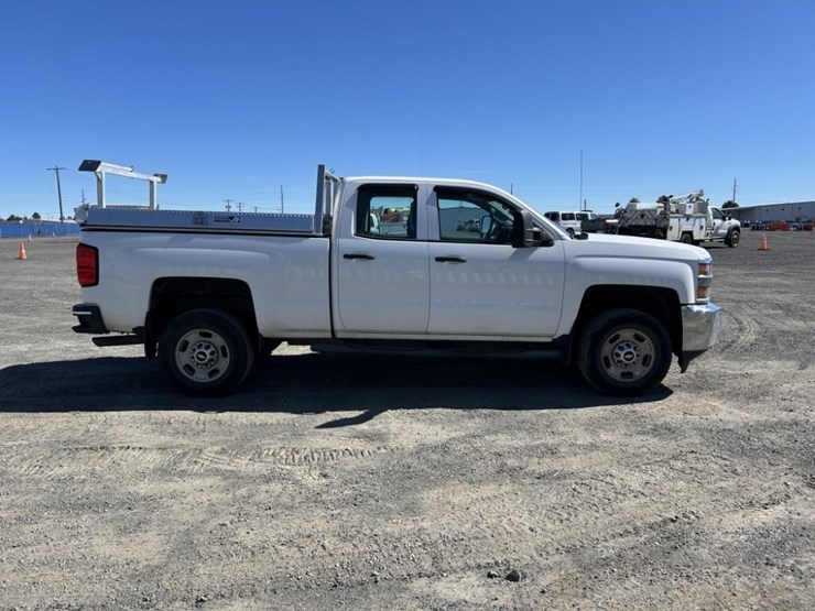 2015-chevrolet-silverado-2500-image-4