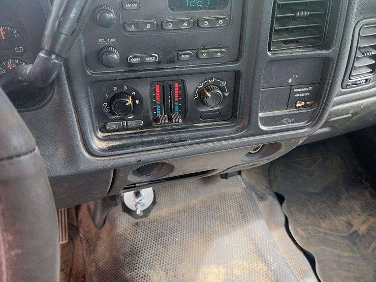 2003-gmc-sierra-1500-image-15