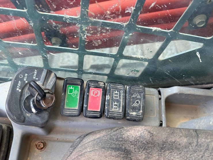 kubota-svl90-2-image-23
