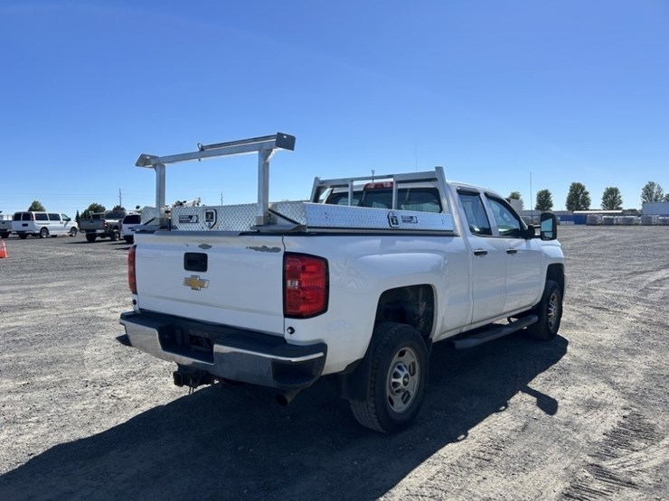 2015-chevrolet-silverado-2500-image-5