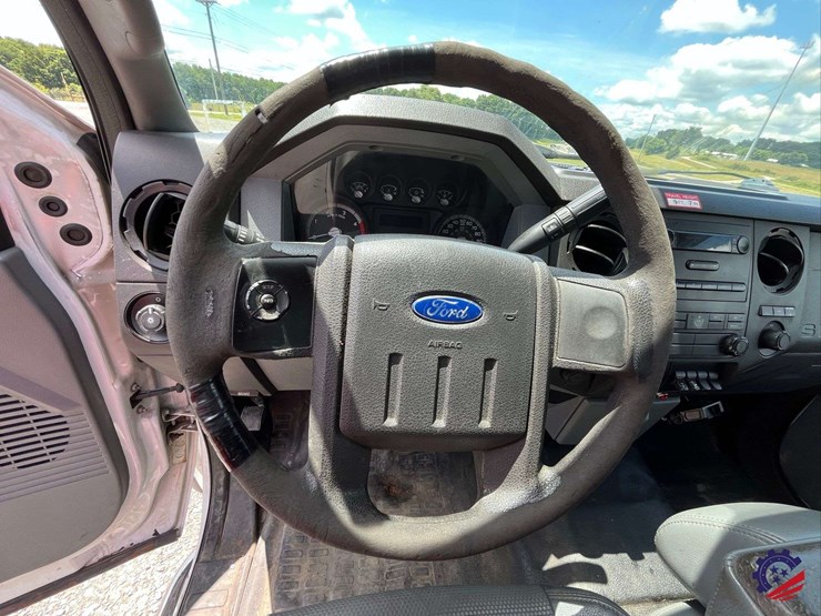 2013-ford-f550-image-66