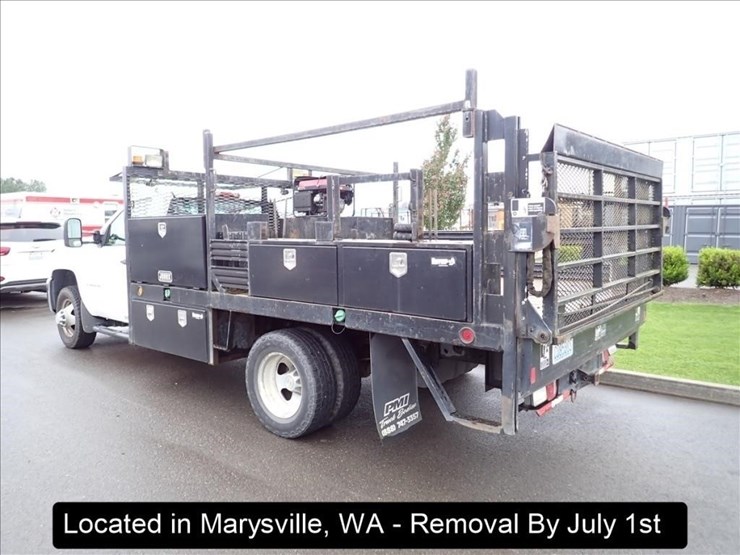 2009-chevrolet-3500-image-15
