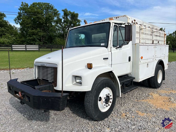 2003-freightliner-fl70-image-14