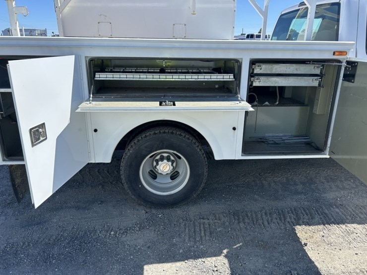 2006-chevrolet-silverado-3500-image-18