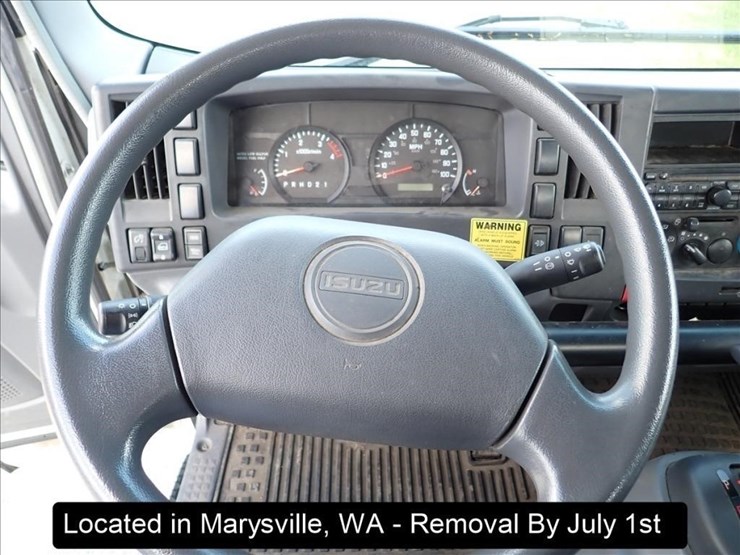 2010-isuzu-nqr-image-25