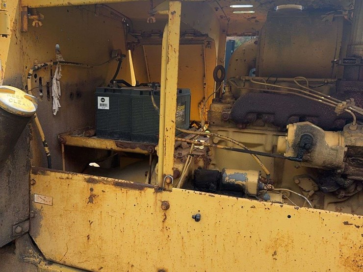 caterpillar-120-image-12