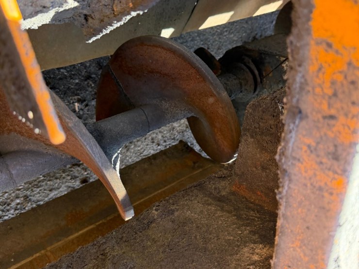 2012-caterpillar-cb54xw-image-9
