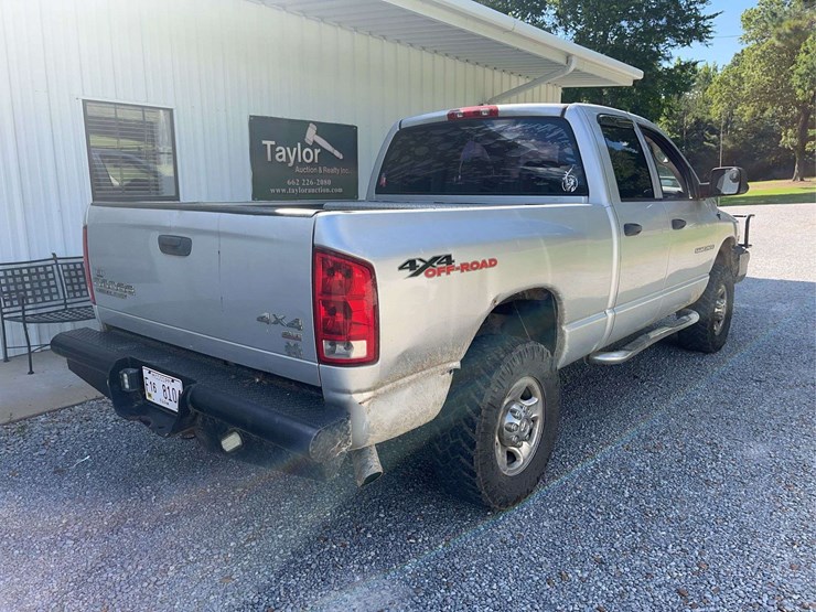 2004-dodge-ram-2500-image-13