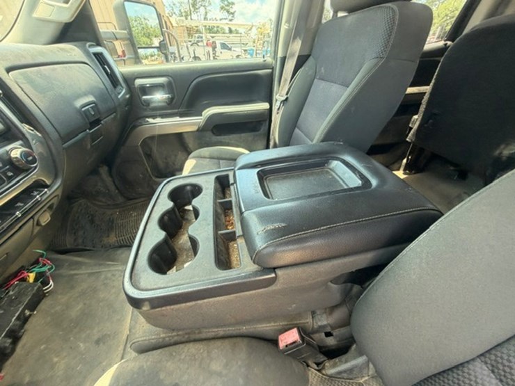 2015-chevrolet-silverado-3500-image-40