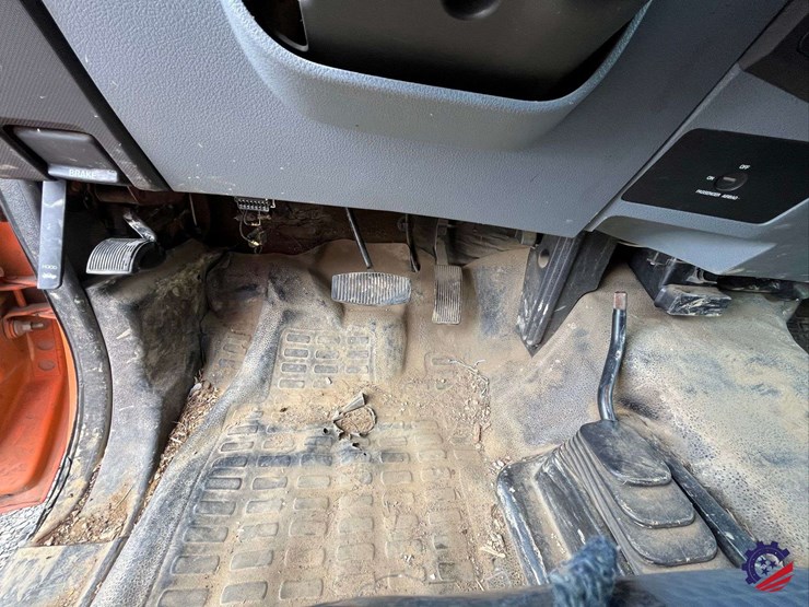 2015-ford-f550-image-98