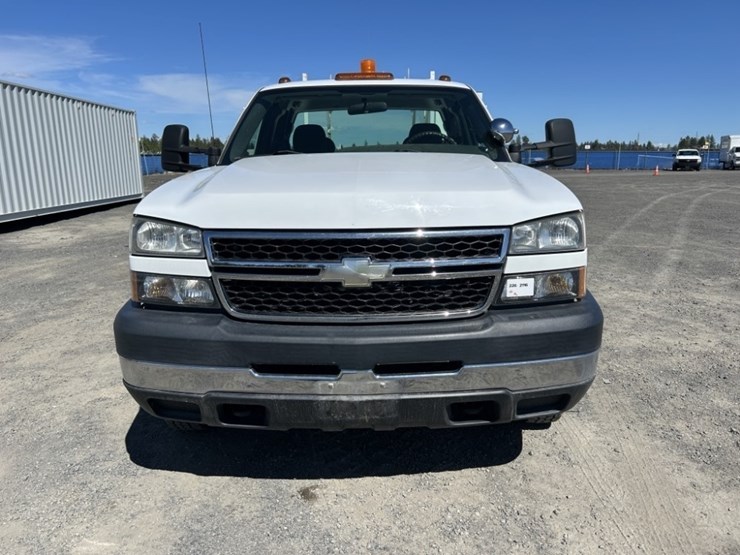 2006-chevrolet-silverado-3500-image-8