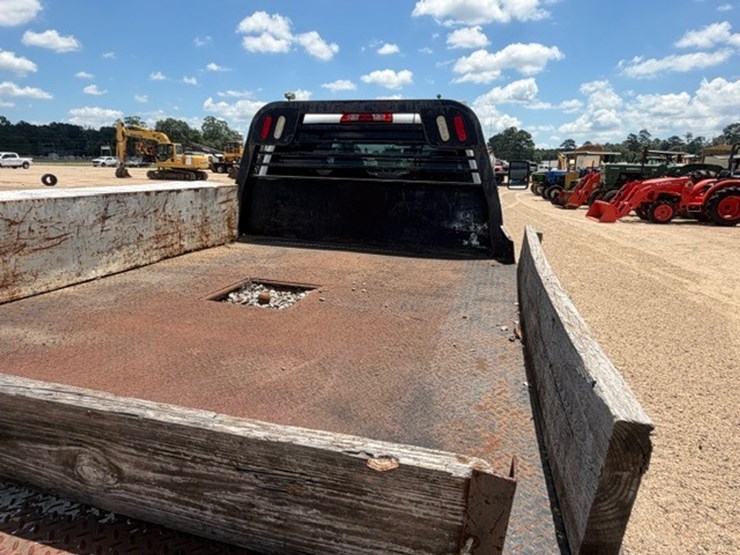 2015-chevrolet-silverado-3500-image-9