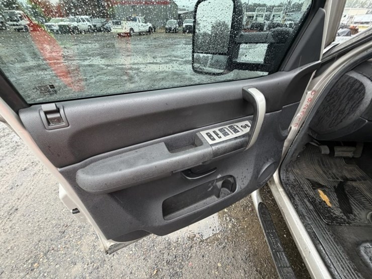 2009-chevrolet-silverado-2500-hd-lt-4x4-pickup-image-23
