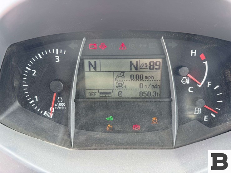 2021-kubota-m6-141-image-62