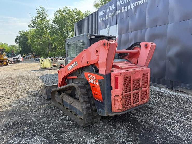 kubota-svl90-2-image-2