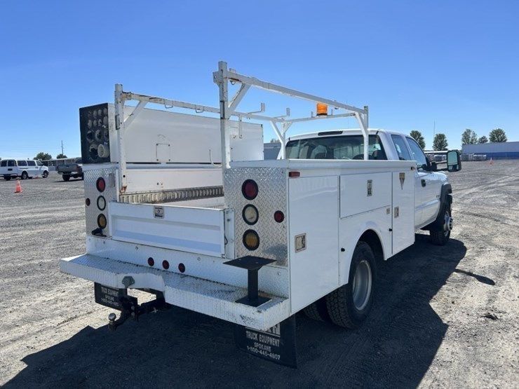 2006-chevrolet-silverado-3500-image-4