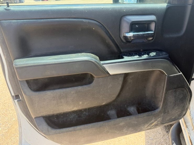 2015-chevrolet-silverado-3500-image-36