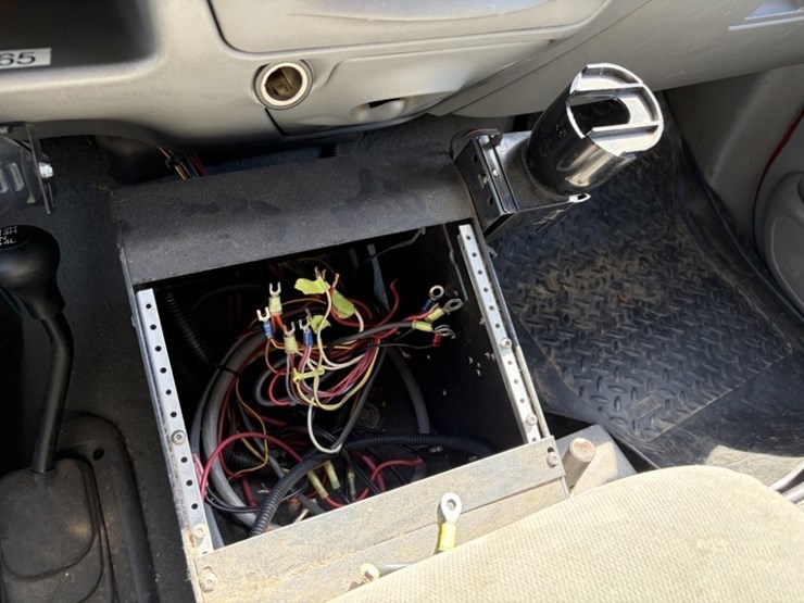 2004-ford-f350-xlt-image-29