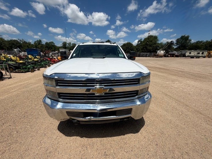 2015-chevrolet-silverado-3500-image-6