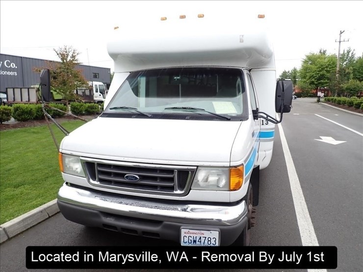 2005-ford-e450-image-10