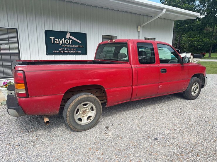 2003-gmc-sierra-1500-image-8