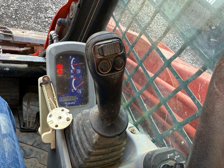 kubota-svl90-2-image-22