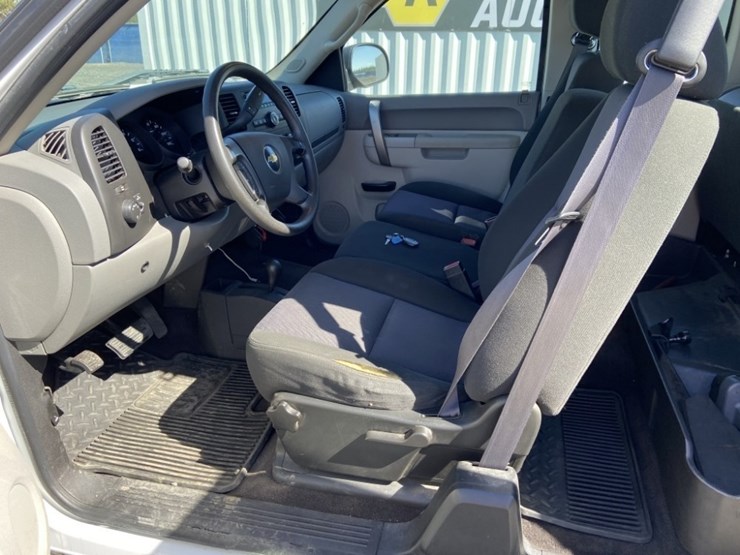 2011-chevrolet-silverado-1500-image-19