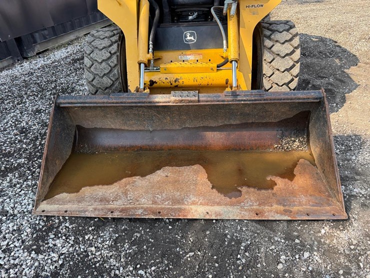 john-deere-270-image-9