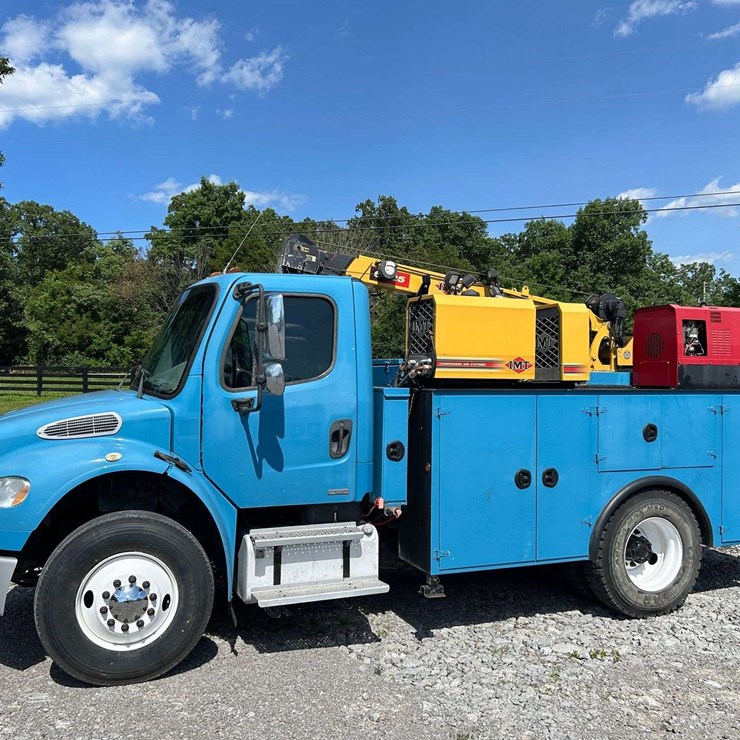 2010 FREIGHTLINER M2 106