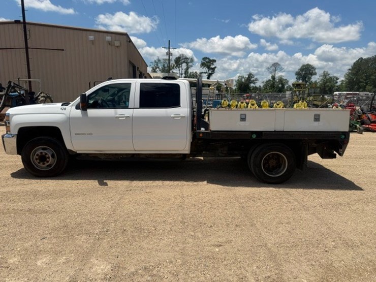 2015-chevrolet-silverado-3500-image-5