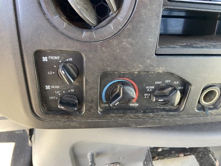 2014-ford-e450-sd-image-21