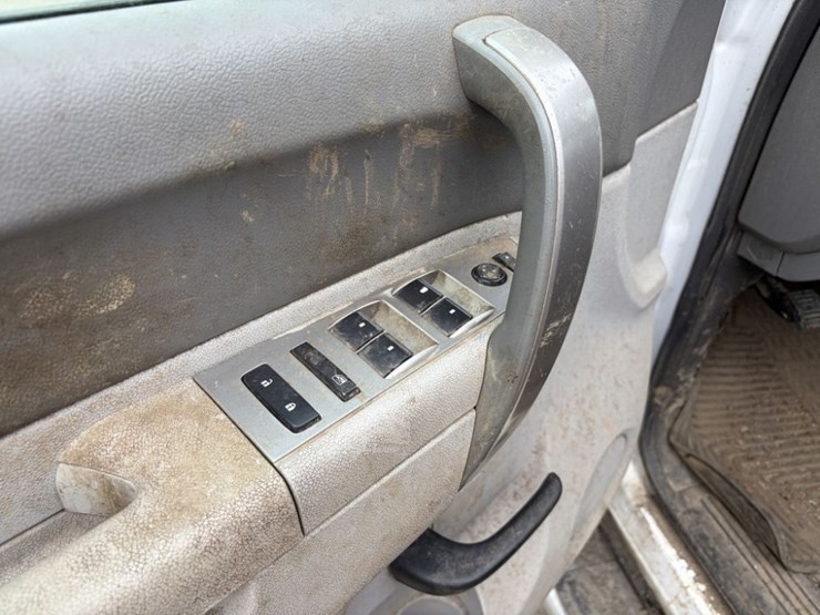 2013-gmc-sierra-2500-image-26