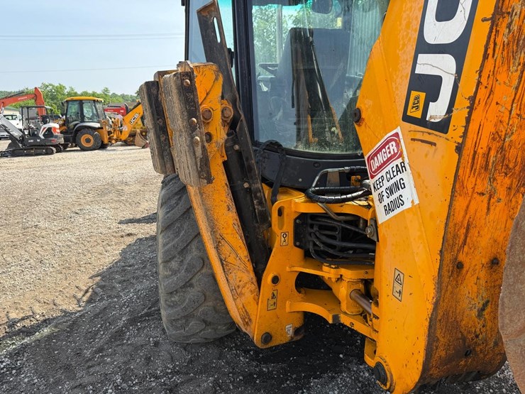 jcb-3cx14-image-18