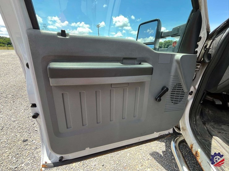 2013-ford-f550-image-61