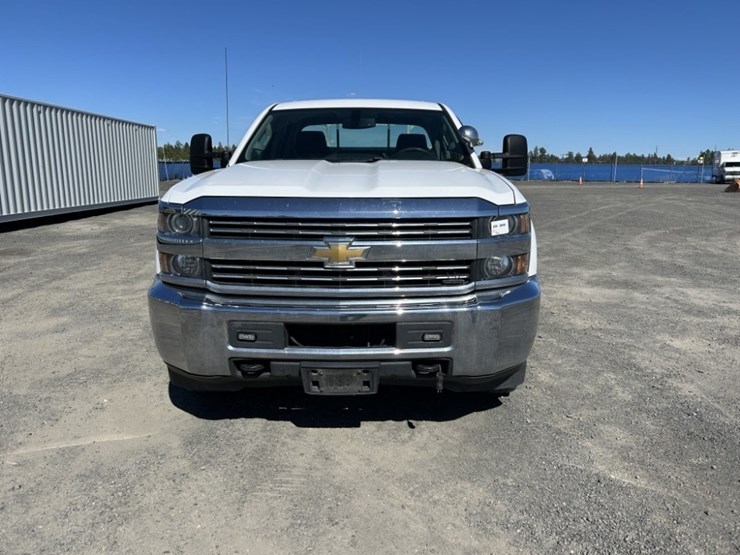 2015-chevrolet-silverado-2500-image-9